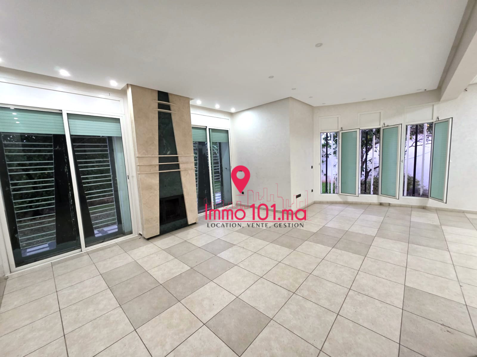 Villa à vendre à Hay Riad ZLV2366